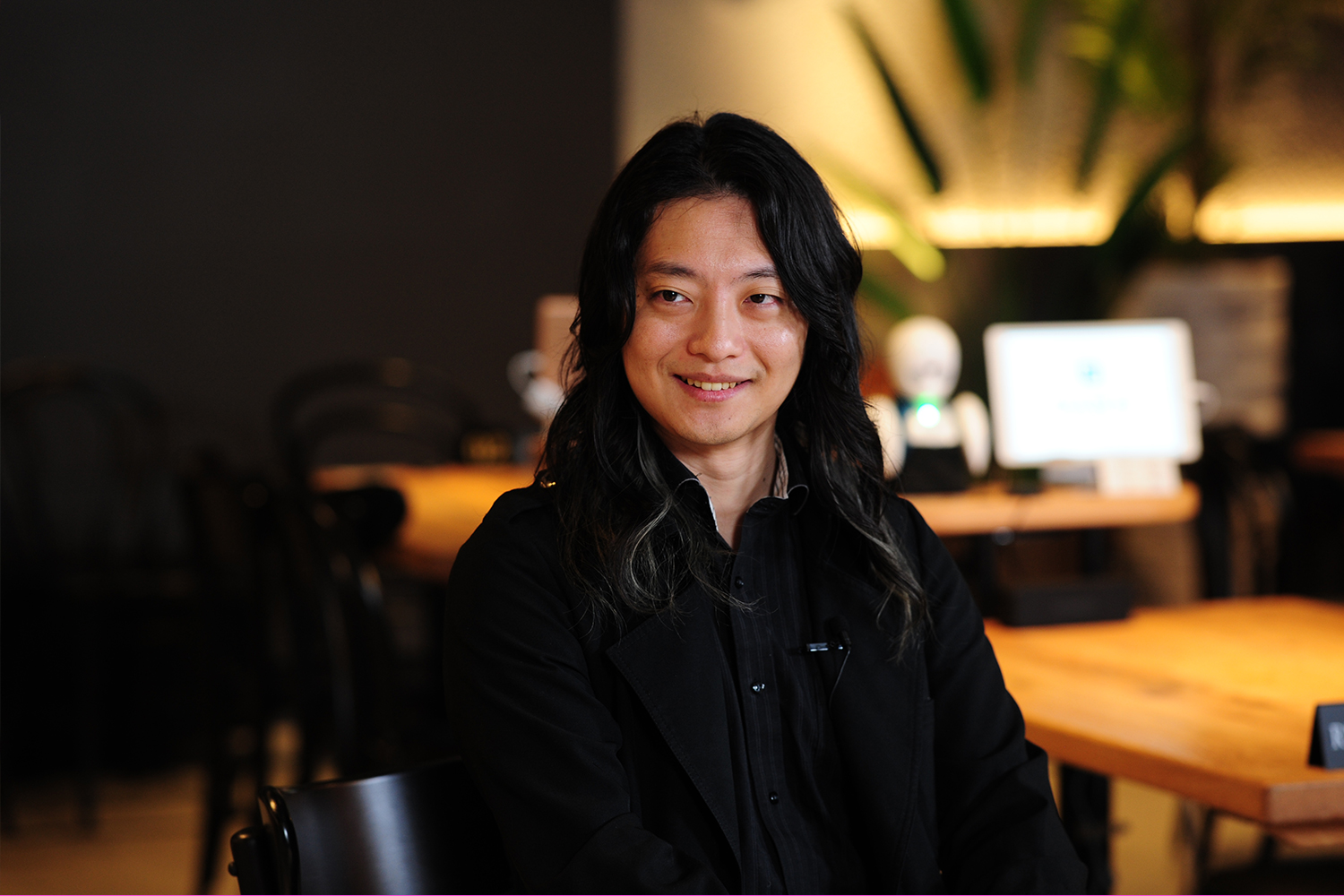 オープニング_オリィ社長