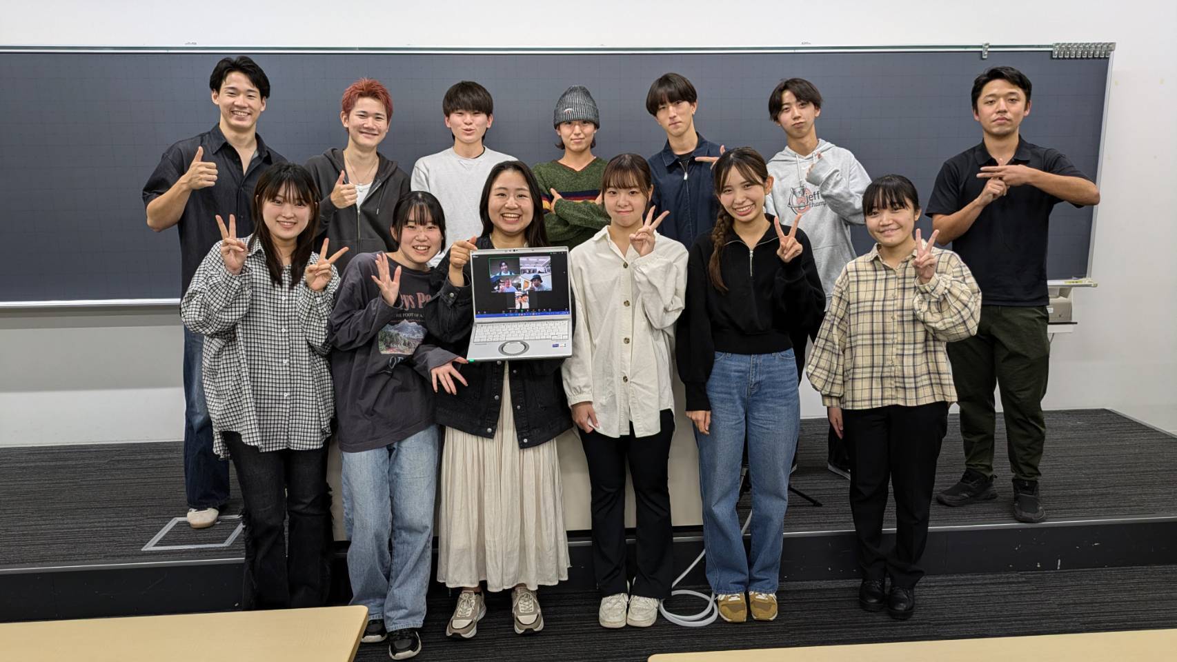 綾いと集合写真