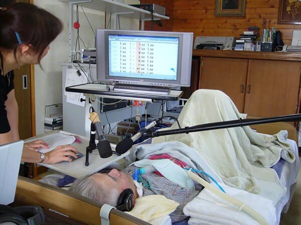 コンピュータを用いたコミュニケーション支援研究室